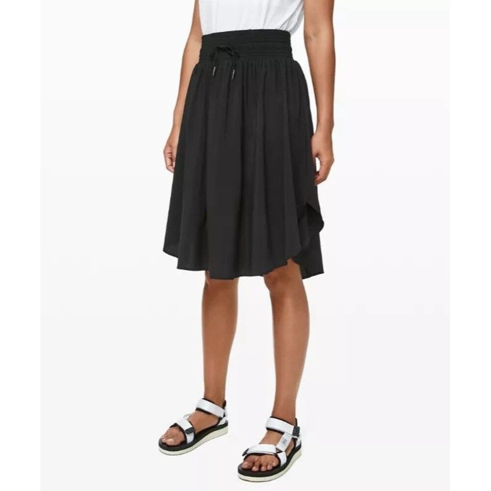 Lululemon Women’s Sz 8 Black Drawstring Knee Length Everyday Skirt